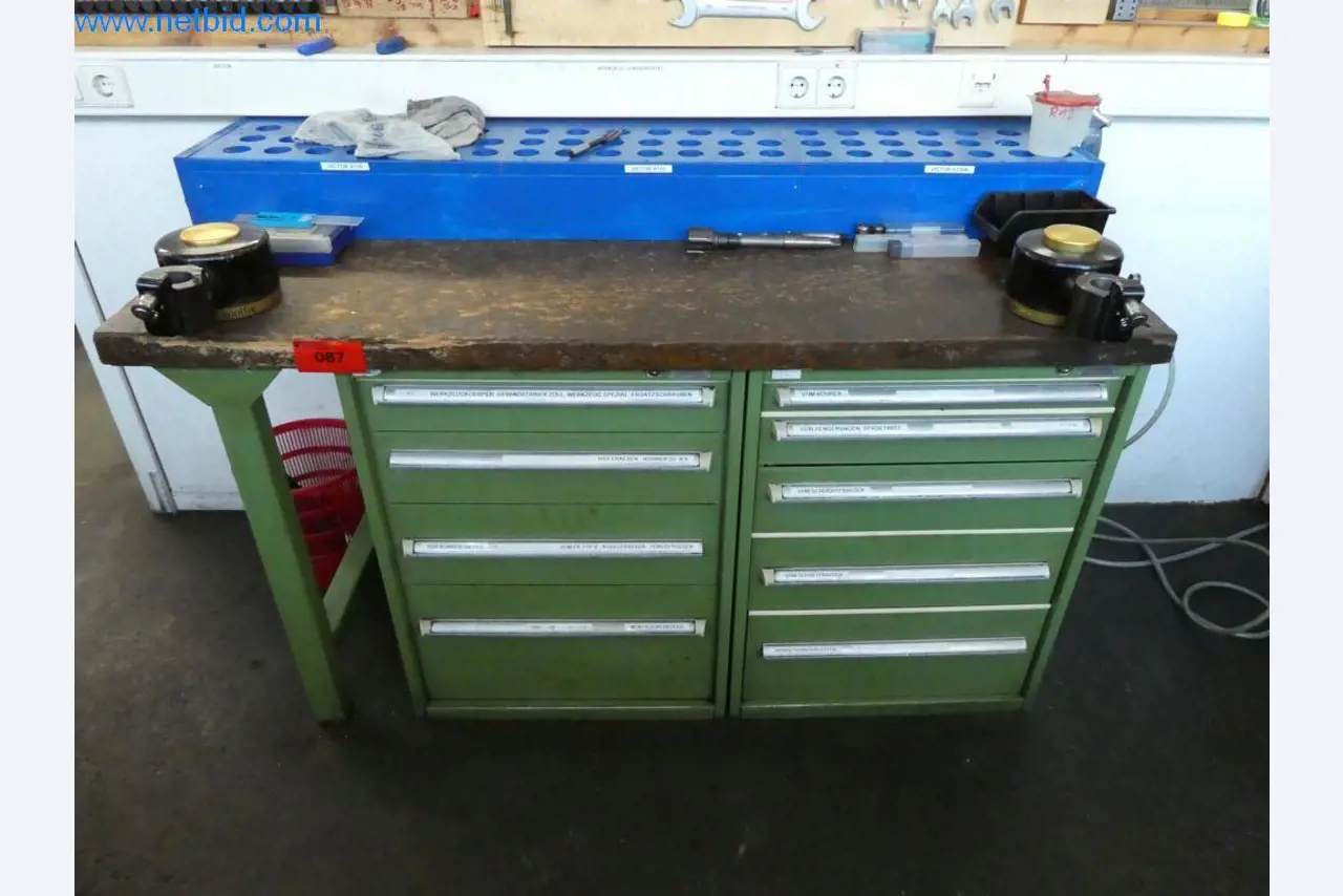 Dobře udržované stroje a provozní a kancelářské vybavení z oblasti výroby nástrojů / obrábění kovů.-1