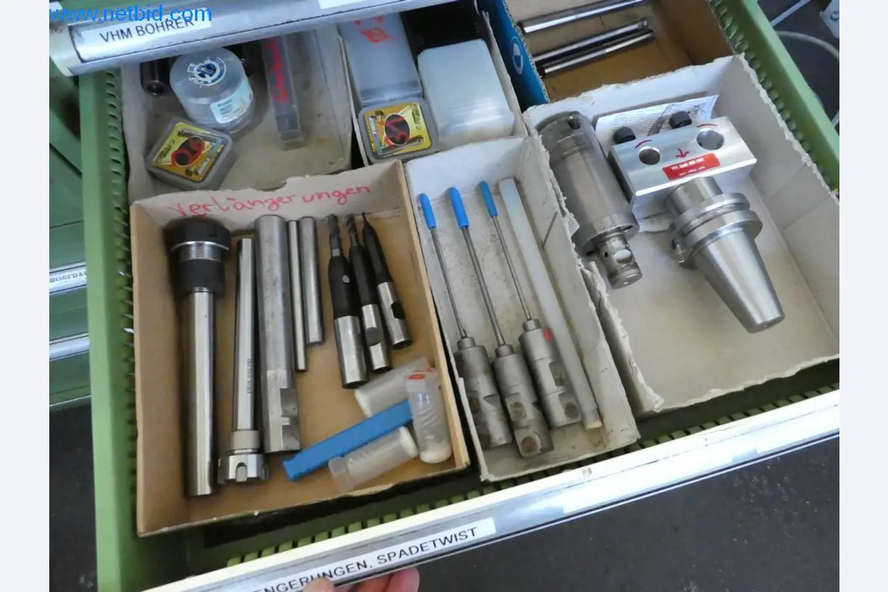 Dobře udržované stroje a provozní a kancelářské vybavení z oblasti výroby nástrojů / obrábění kovů.-3