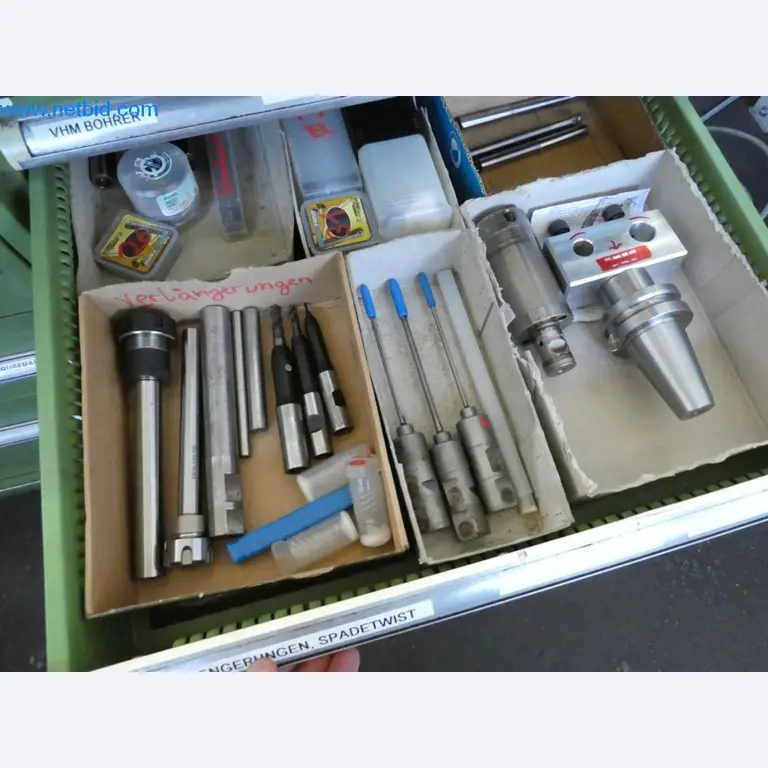 Dobře udržované stroje a provozní a kancelářské vybavení z oblasti výroby nástrojů / obrábění kovů.-3