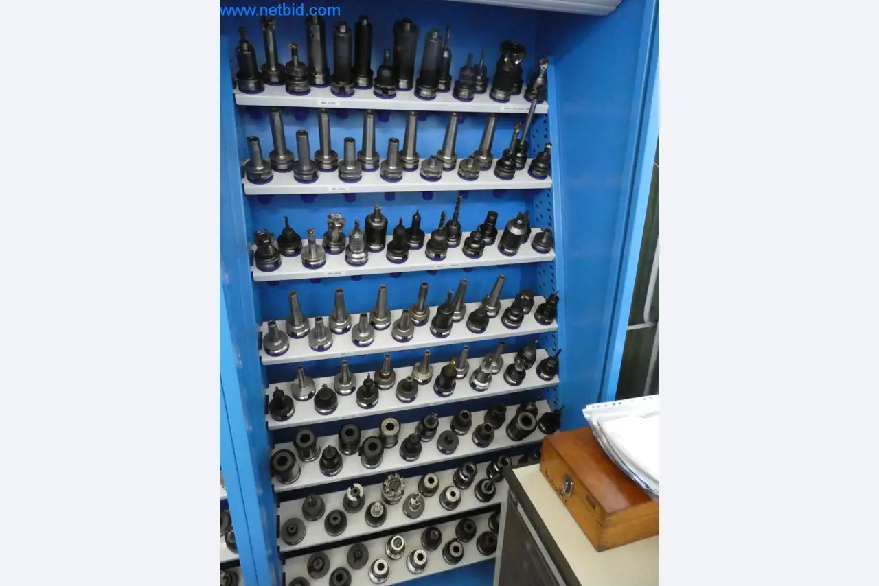 Dobře udržované stroje a provozní a kancelářské vybavení z oblasti výroby nástrojů / obrábění kovů.-2