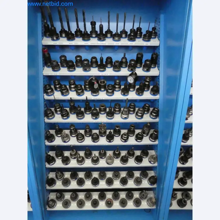 Machines entretenues ainsi que l'équipement de l'entreprise et du commerce dans le domaine de la construction d'outils / du travail des métaux-4