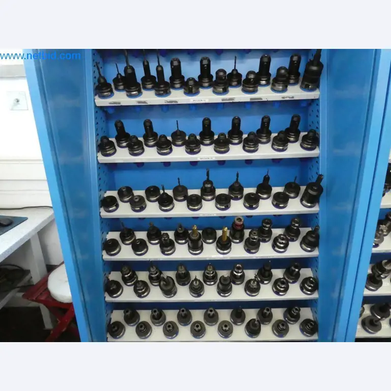 Machines entretenues ainsi que l'équipement de l'entreprise et du commerce dans le domaine de la construction d'outils / du travail des métaux-3