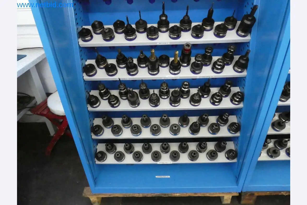 Machines entretenues ainsi que l'équipement de l'entreprise et du commerce dans le domaine de la construction d'outils / du travail des métaux-4