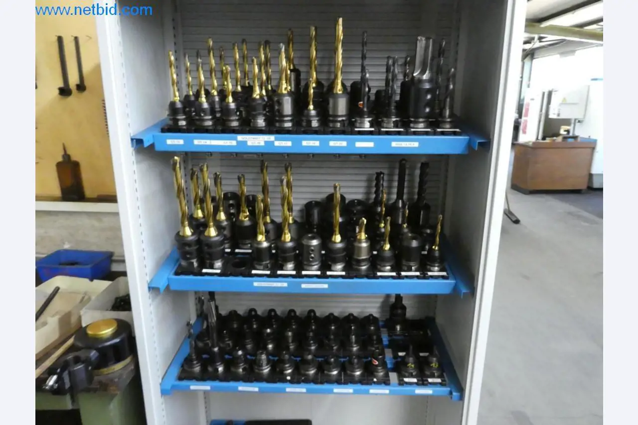 Dobře udržované stroje a provozní a kancelářské vybavení z oblasti výroby nástrojů / obrábění kovů.-2