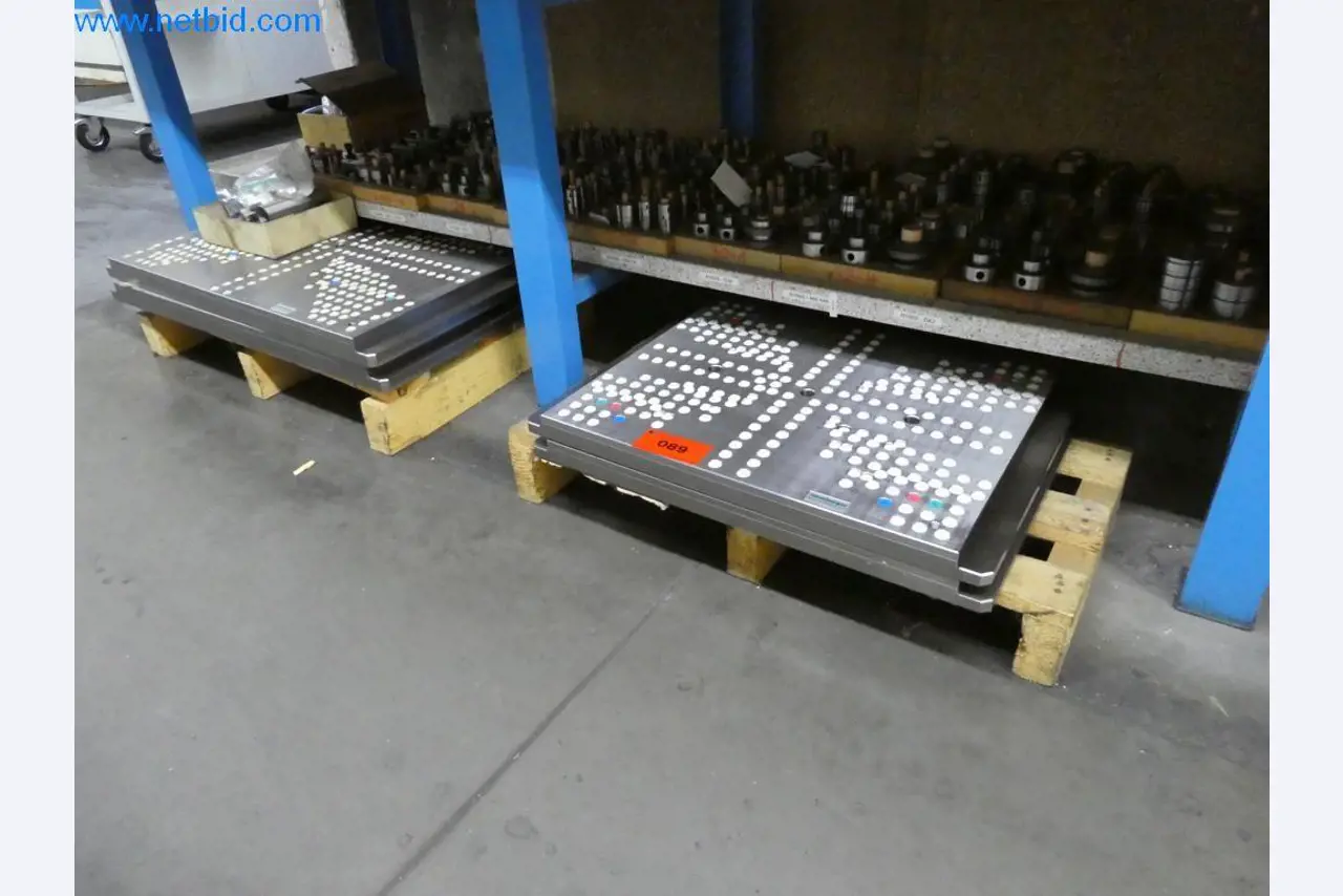 Máquinas en buen estado, así como equipos operativos y de oficina del sector de la fabricación de herramientas / metalurgia-1