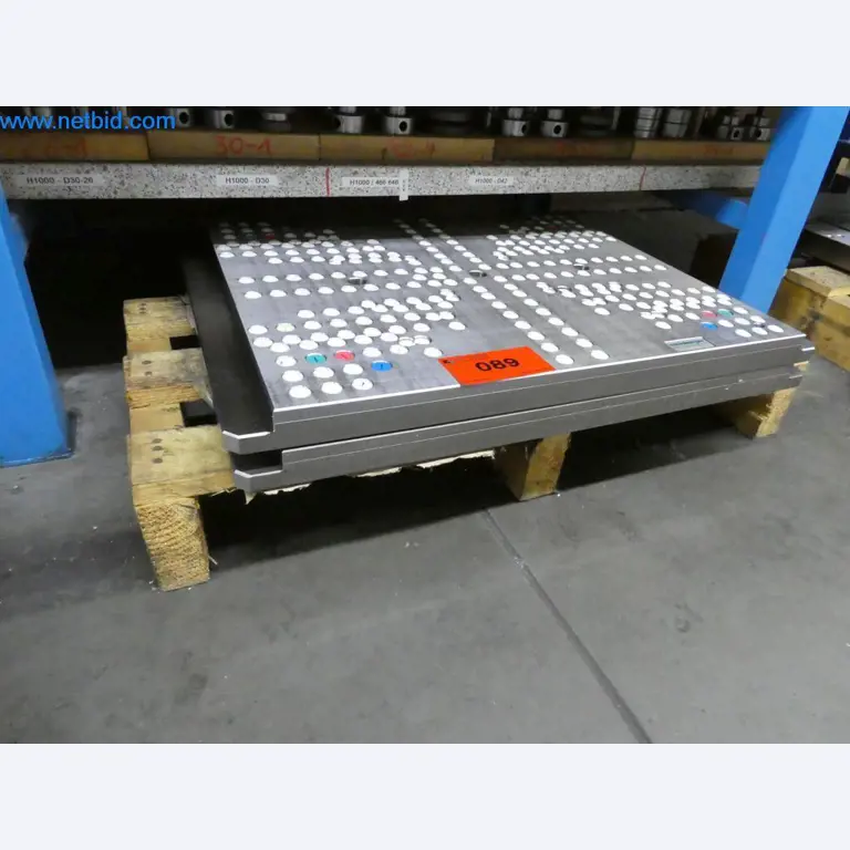 Máquinas en buen estado, así como equipos operativos y de oficina del sector de la fabricación de herramientas / metalurgia-4