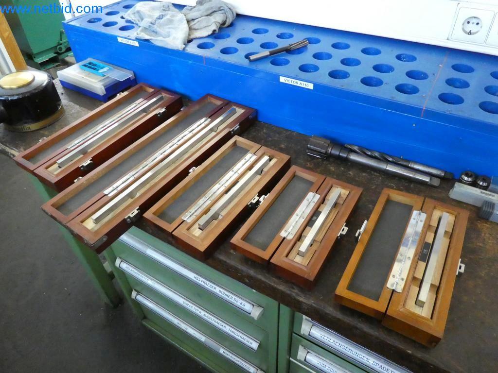 Máquinas bem conservadas, bem como equipamento operacional e de escritório do sector da fabricação de ferramentas / metalurgia-3