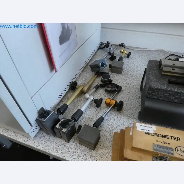 Machines entretenues ainsi que l'équipement de l'entreprise et du commerce dans le domaine de la construction d'outils / du travail des métaux-4