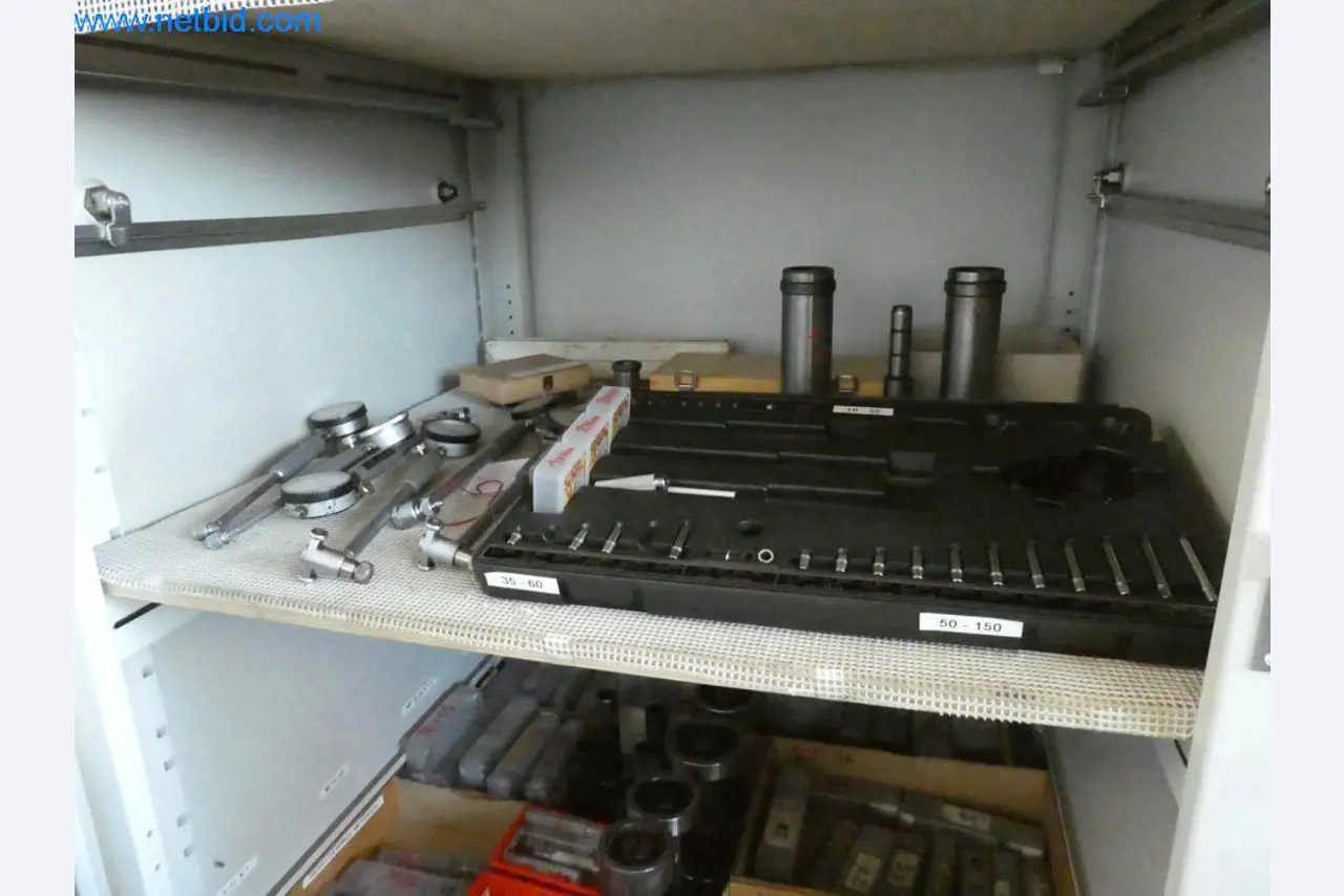 Machines entretenues ainsi que l'équipement de l'entreprise et du commerce dans le domaine de la construction d'outils / du travail des métaux-5