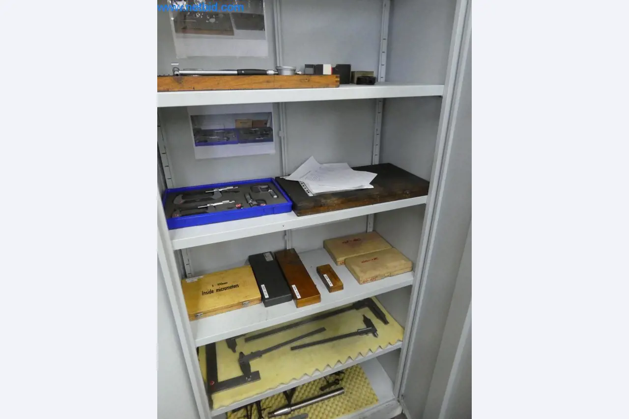 Machines entretenues ainsi que l'équipement de l'entreprise et du commerce dans le domaine de la construction d'outils / du travail des métaux-6