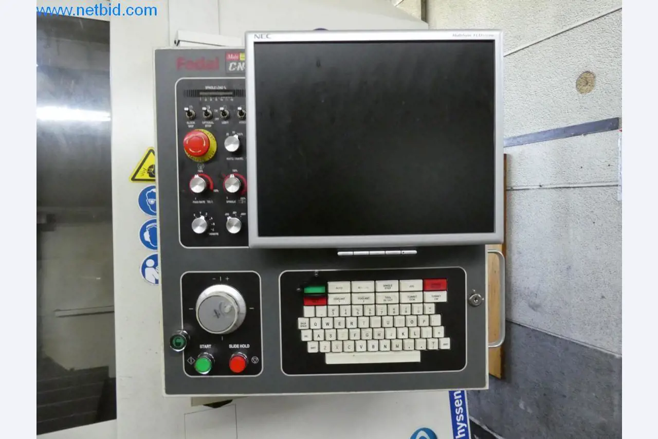 Máquinas bem conservadas, bem como equipamento operacional e de escritório do sector da fabricação de ferramentas / metalurgia-3