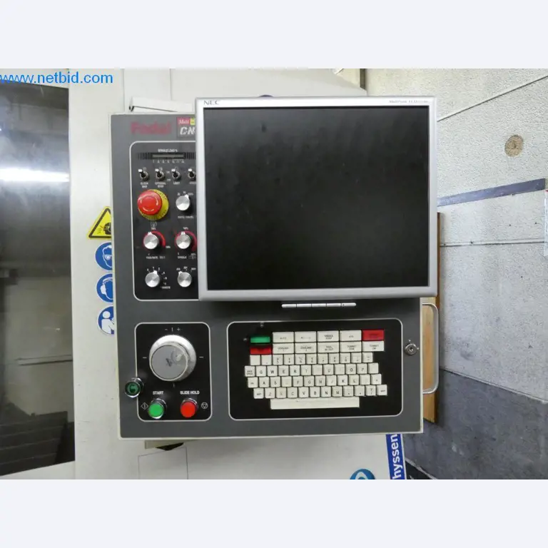 Máquinas bem conservadas, bem como equipamento operacional e de escritório do sector da fabricação de ferramentas / metalurgia-3