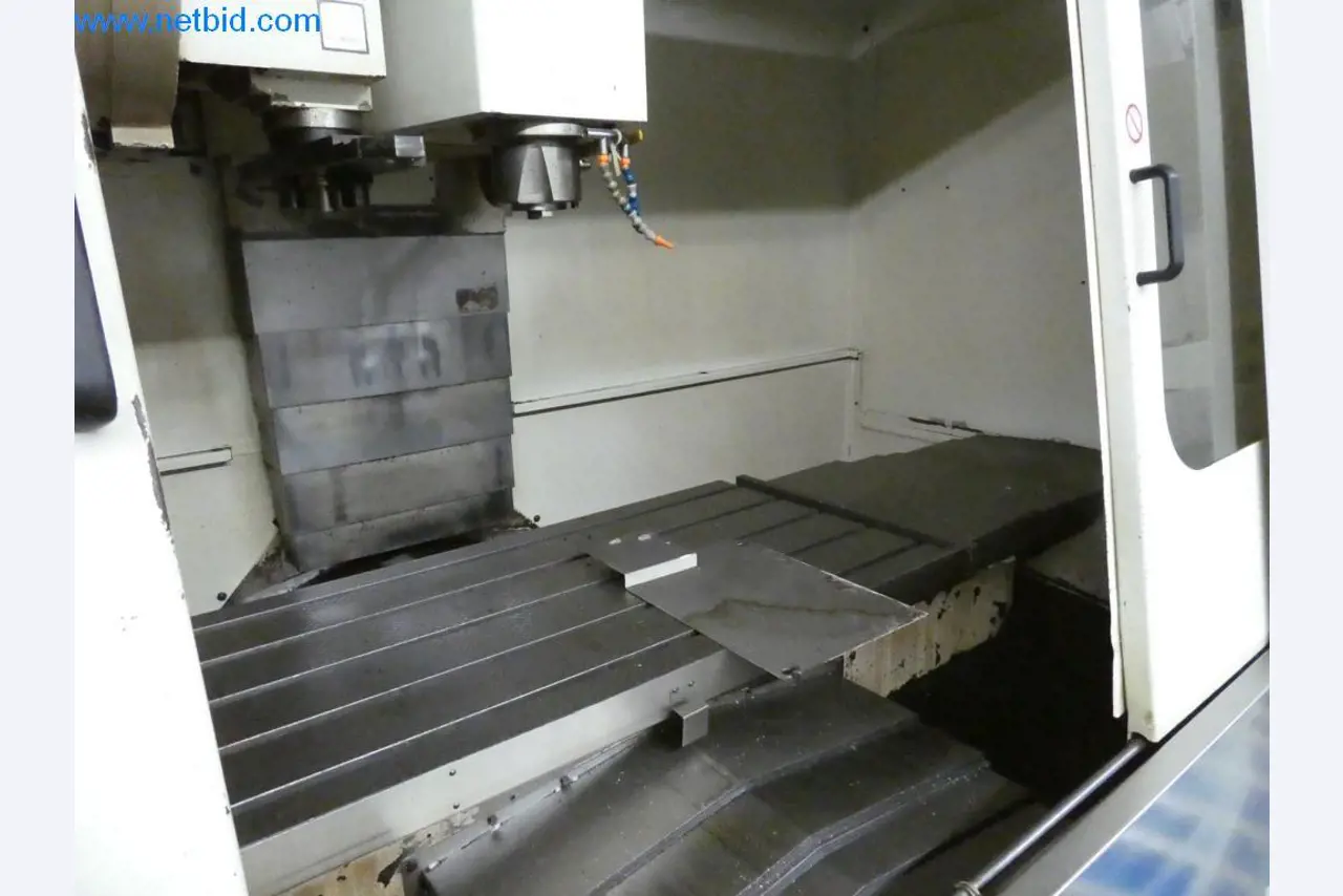 Máquinas bem conservadas, bem como equipamento operacional e de escritório do sector da fabricação de ferramentas / metalurgia-5