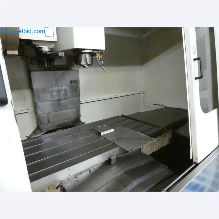 Máquinas bem conservadas, bem como equipamento operacional e de escritório do sector da fabricação de ferramentas / metalurgia-5