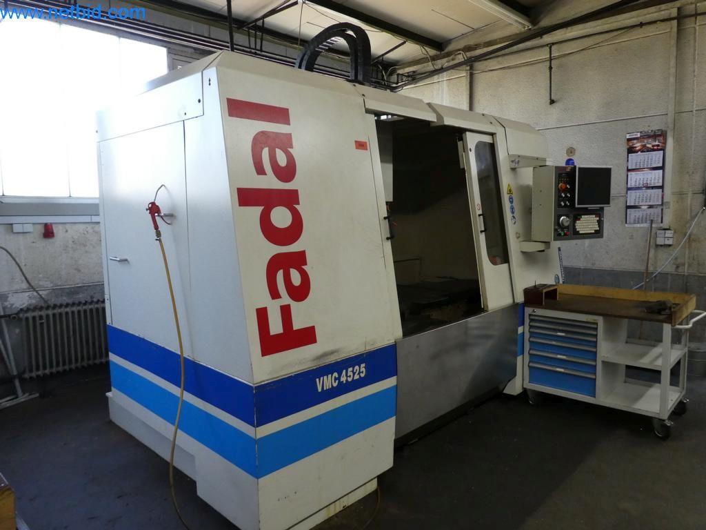 Máquinas bem conservadas, bem como equipamento operacional e de escritório do sector da fabricação de ferramentas / metalurgia-6