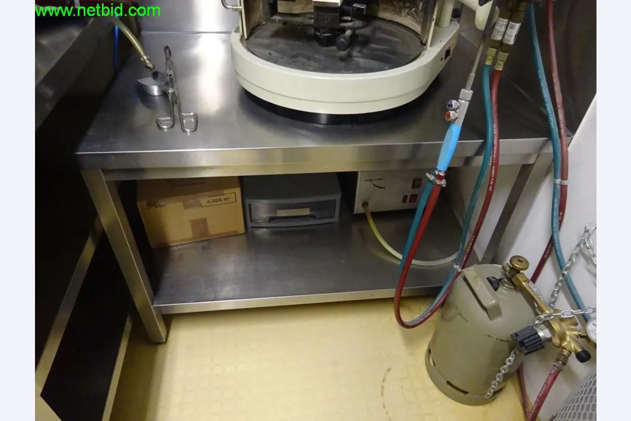 Operating and office equipment of a dental laboratory-2