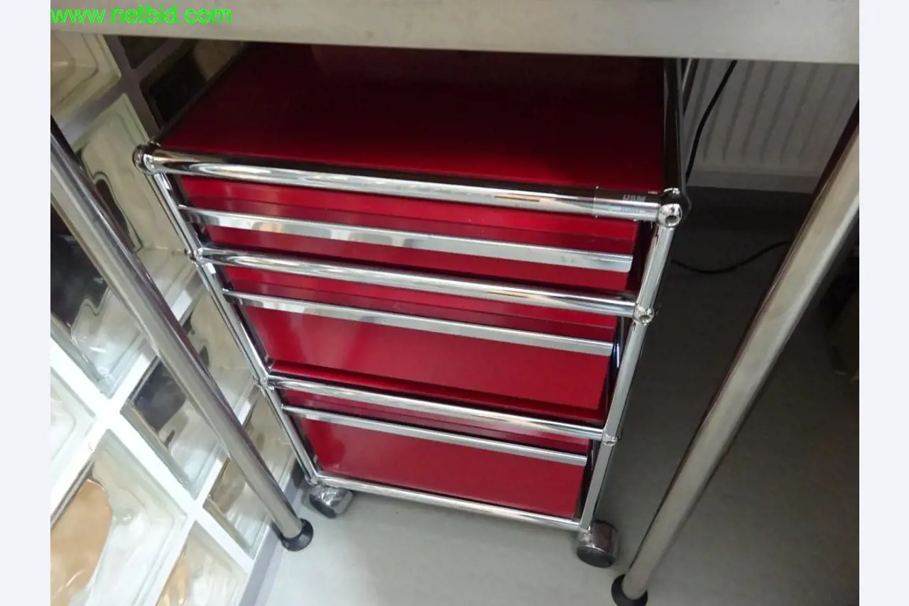 Operating and office equipment of a dental laboratory-3
