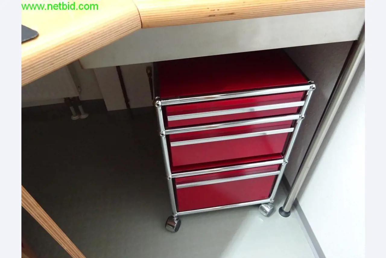Operating and office equipment of a dental laboratory-4