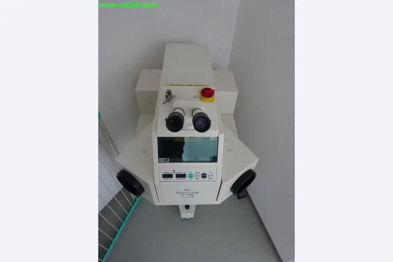 Equipamento operacional e de escritório para um laboratório de tecnologia dentária-2