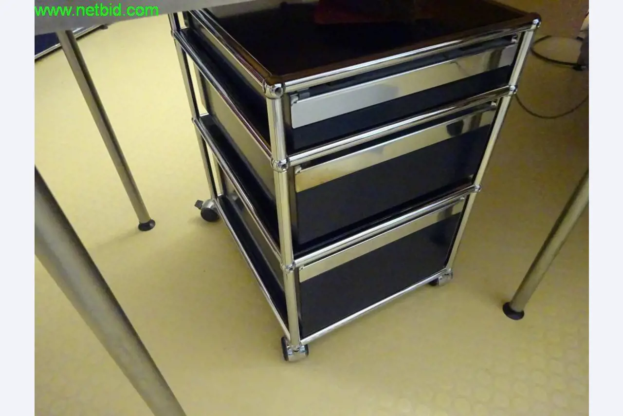 Operating and office equipment of a dental laboratory-2