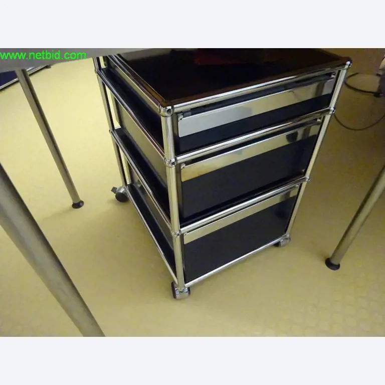 Operating and office equipment of a dental laboratory-2