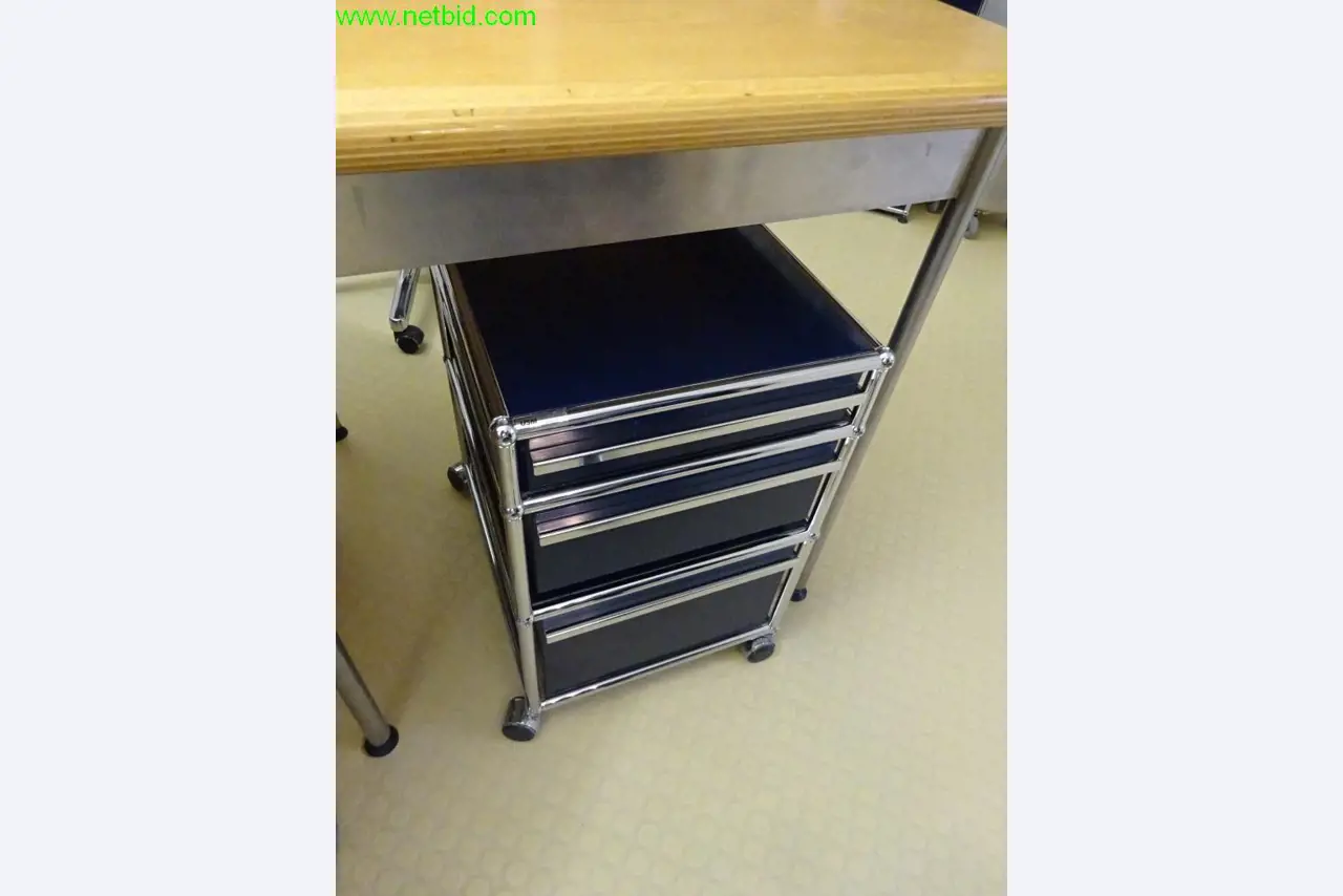 Operating and office equipment of a dental laboratory-8