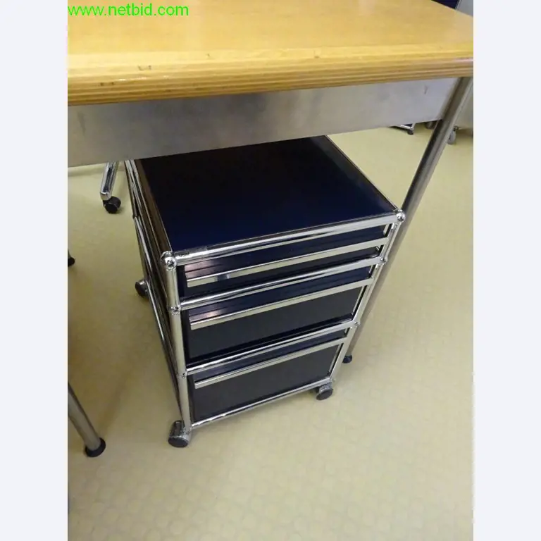 Operating and office equipment of a dental laboratory-8
