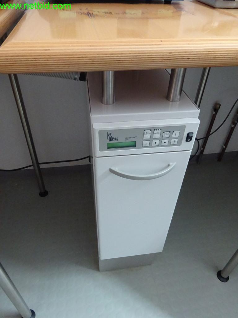 Betriebs- und Geschäftsausstattung eines Labors für Zahntechnik-1