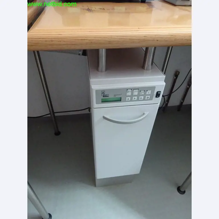 Equipamento operacional e de escritório para um laboratório de tecnologia dentária-1