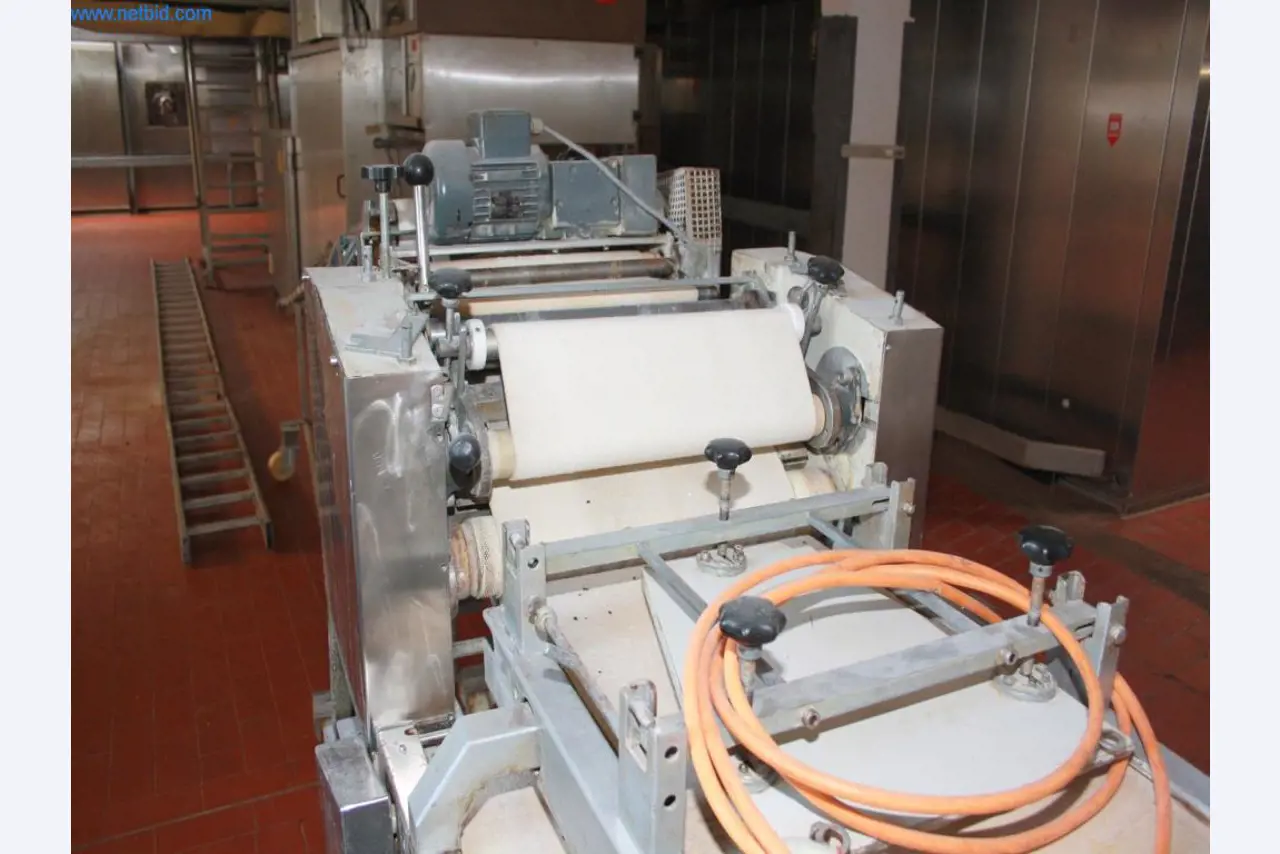 Devices for air conditioning, heating and cooling, workshop and storage facilities-3