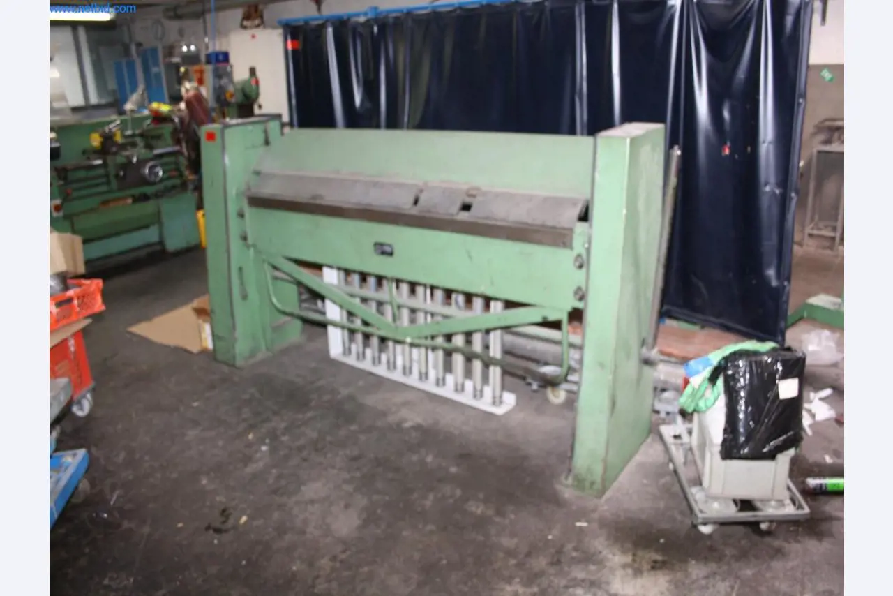 Devices for air conditioning, heating and cooling, workshop and storage facilities-1