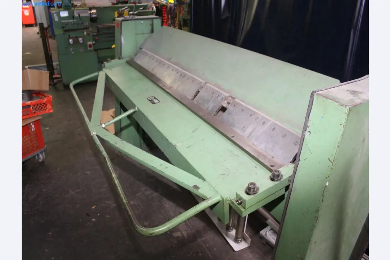 Devices for air conditioning, heating and cooling, workshop and storage facilities-3