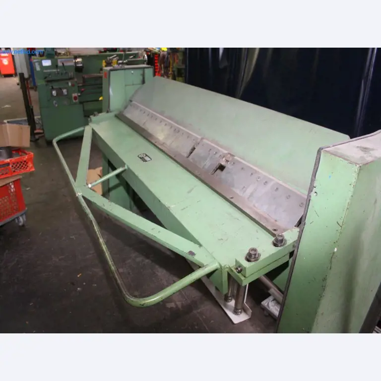 Devices for air conditioning, heating and cooling, workshop and storage facilities-3