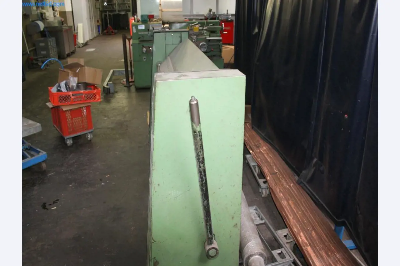 Devices for air conditioning, heating and cooling, workshop and storage facilities-4