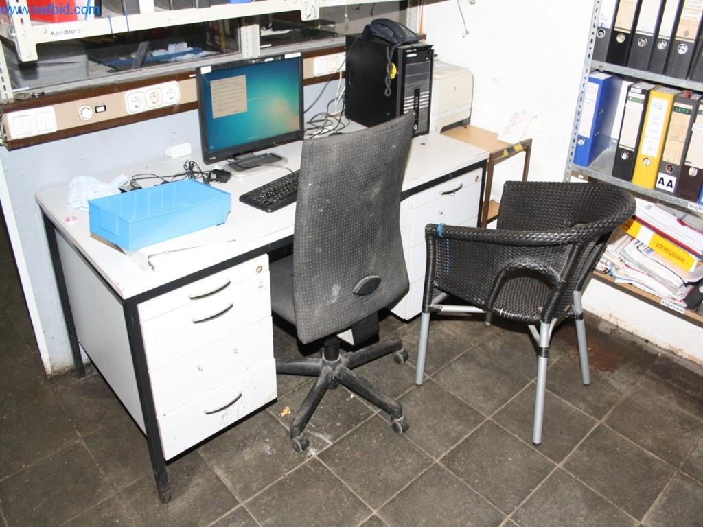 Devices for air conditioning, heating and cooling, workshop and storage facilities-12