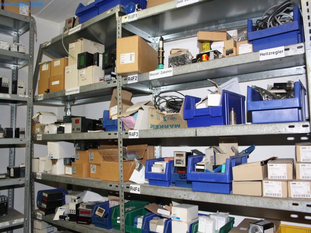 Devices for air conditioning, heating and cooling, workshop and storage facilities-9