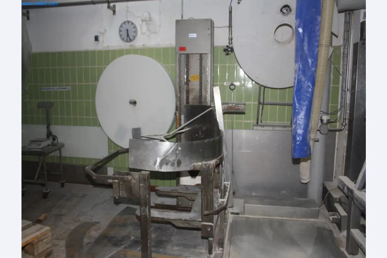 Devices for air conditioning, heating and cooling, workshop and storage facilities-1