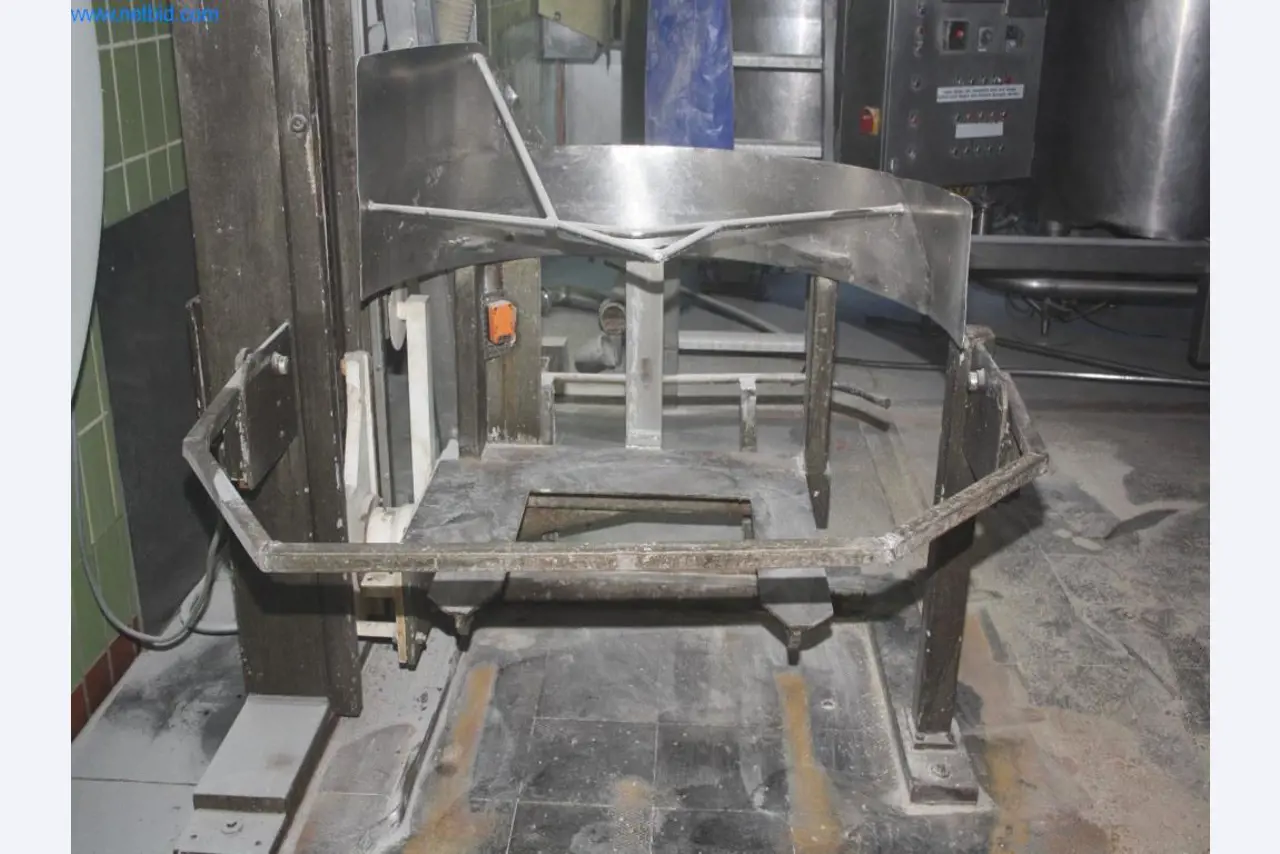 Devices for air conditioning, heating and cooling, workshop and storage facilities-2