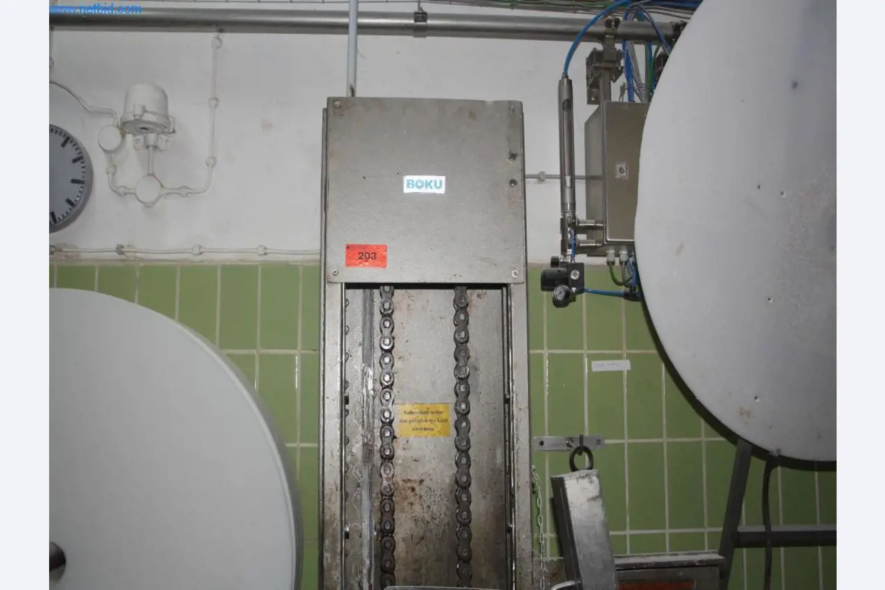 Devices for air conditioning, heating and cooling, workshop and storage facilities-3