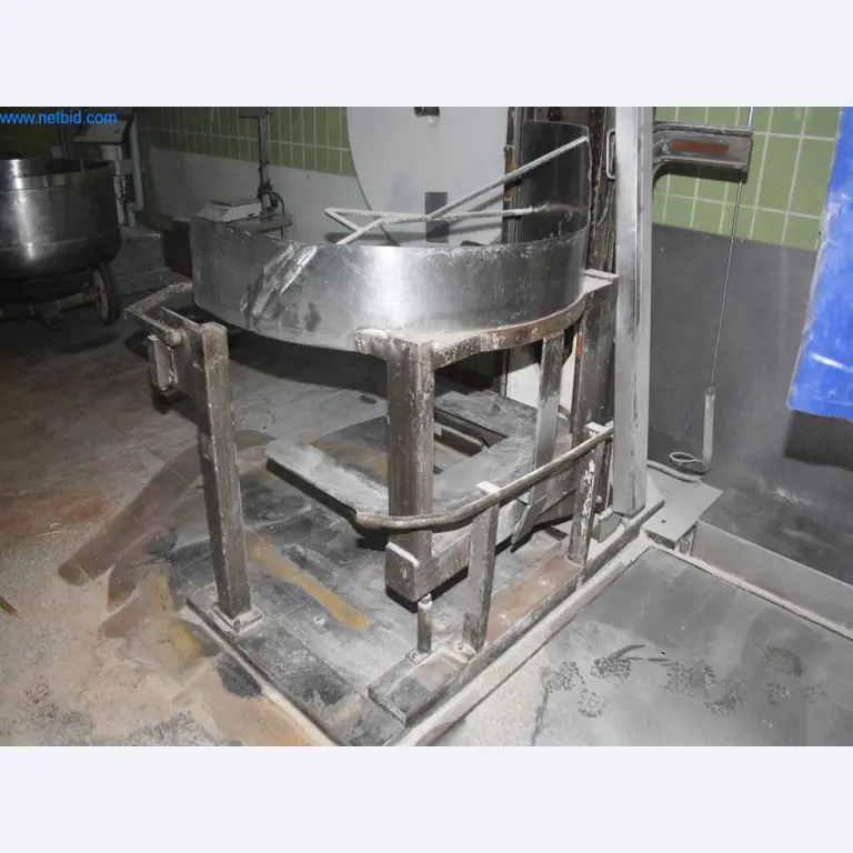 Devices for air conditioning, heating and cooling, workshop and storage facilities-4