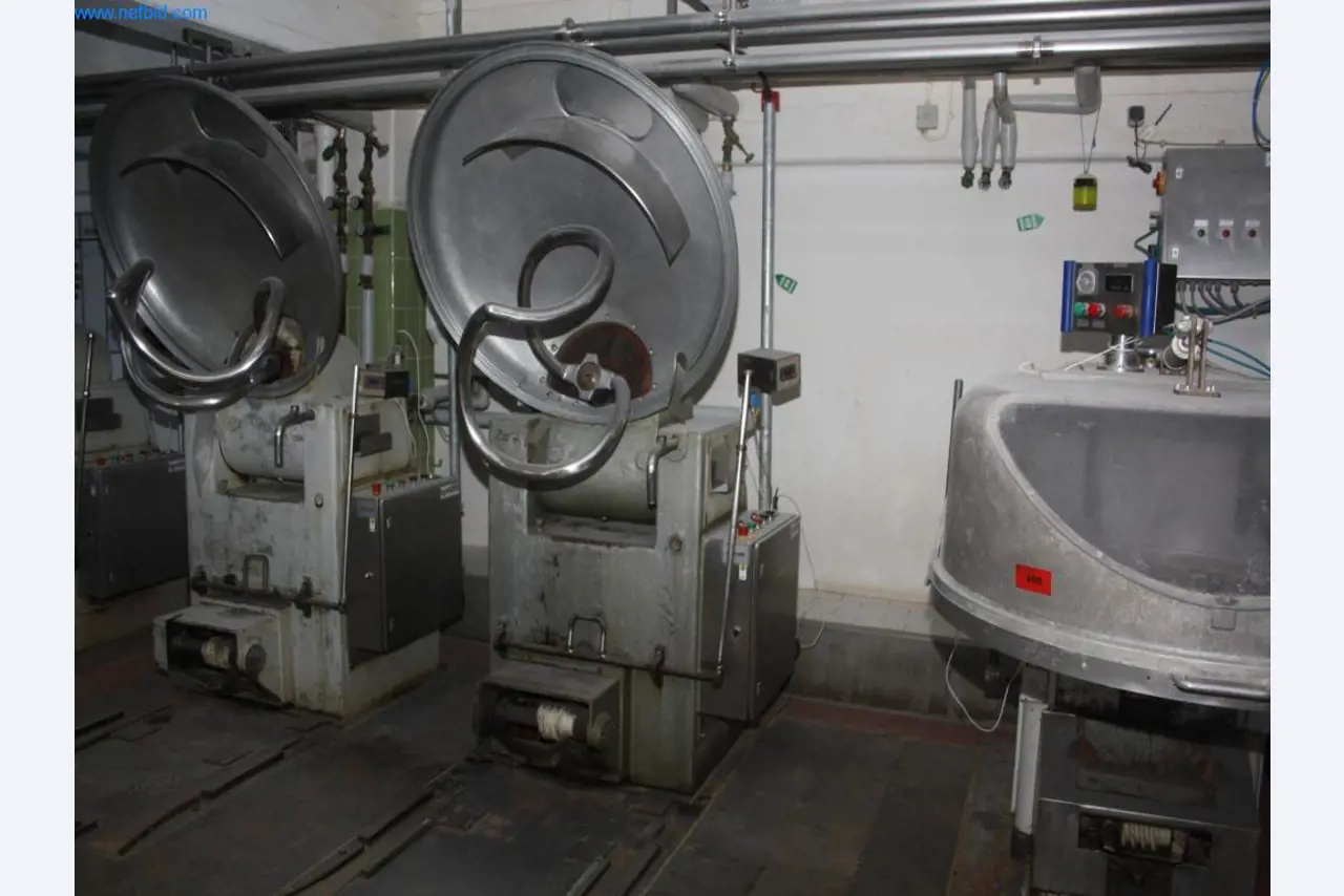 Devices for air conditioning, heating and cooling, workshop and storage facilities-2