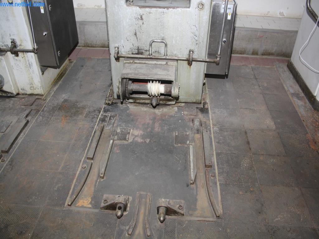 Devices for air conditioning, heating and cooling, workshop and storage facilities-3