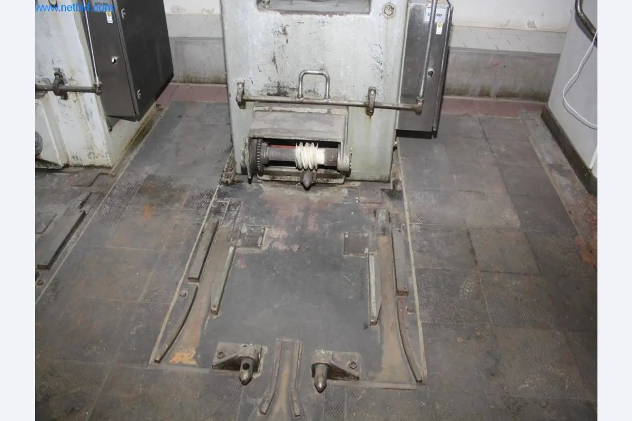 Devices for air conditioning, heating and cooling, workshop and storage facilities-3