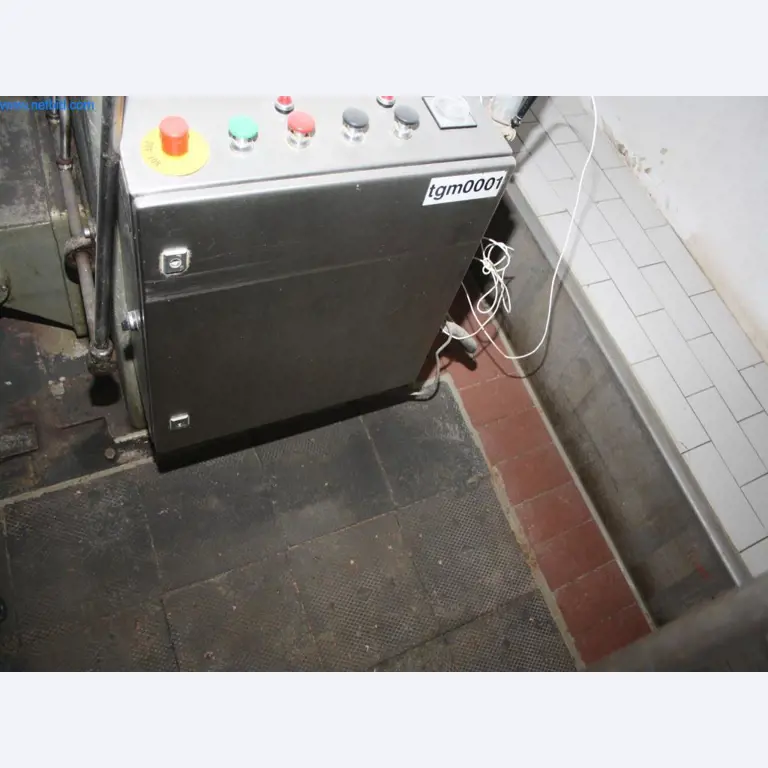 Devices for air conditioning, heating and cooling, workshop and storage facilities-5