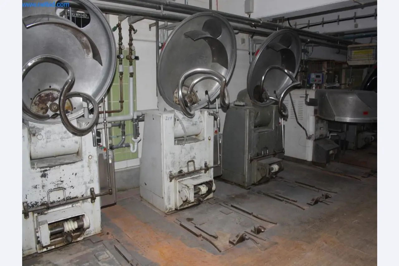 Devices for air conditioning, heating and cooling, workshop and storage facilities-1