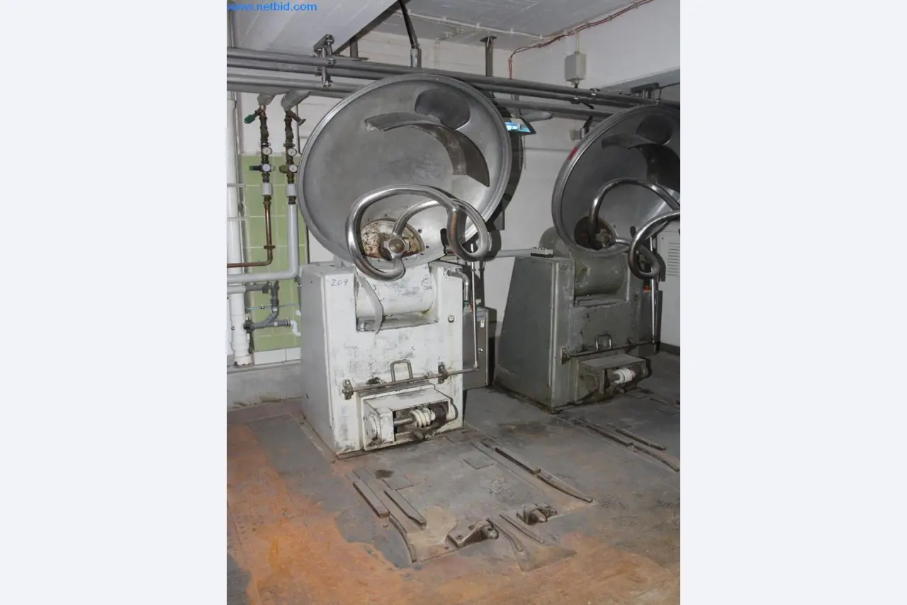 Devices for air conditioning, heating and cooling, workshop and storage facilities-2