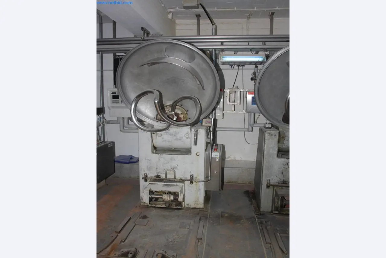 Devices for air conditioning, heating and cooling, workshop and storage facilities-3