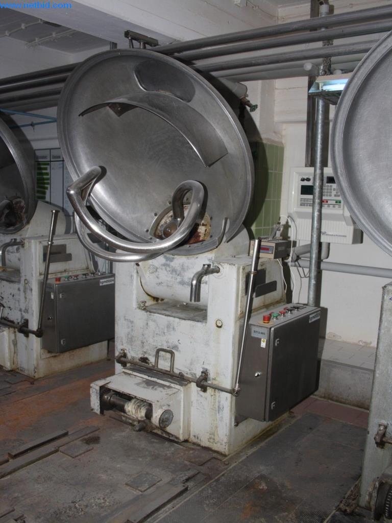 Devices for air conditioning, heating and cooling, workshop and storage facilities-4