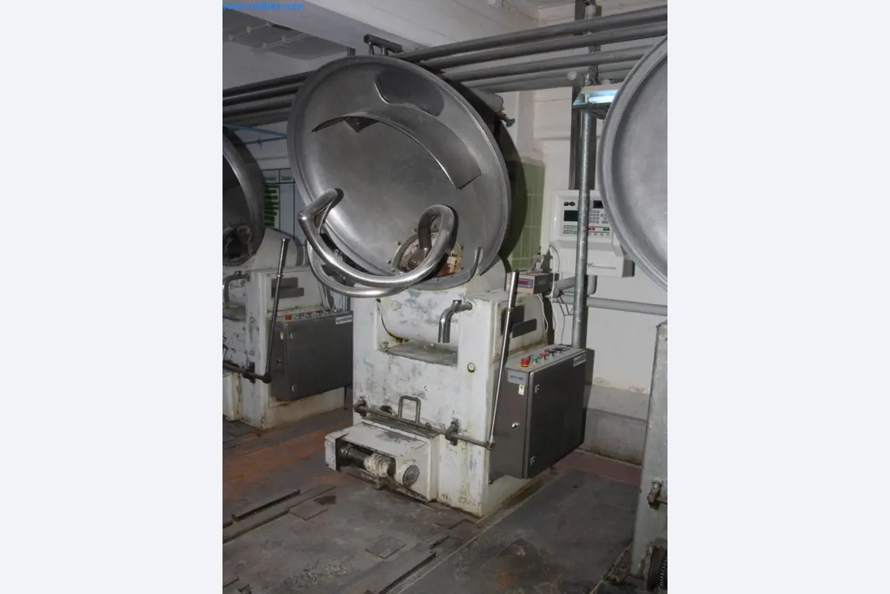 Devices for air conditioning, heating and cooling, workshop and storage facilities-4