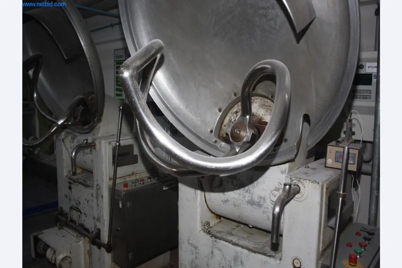 Devices for air conditioning, heating and cooling, workshop and storage facilities-5